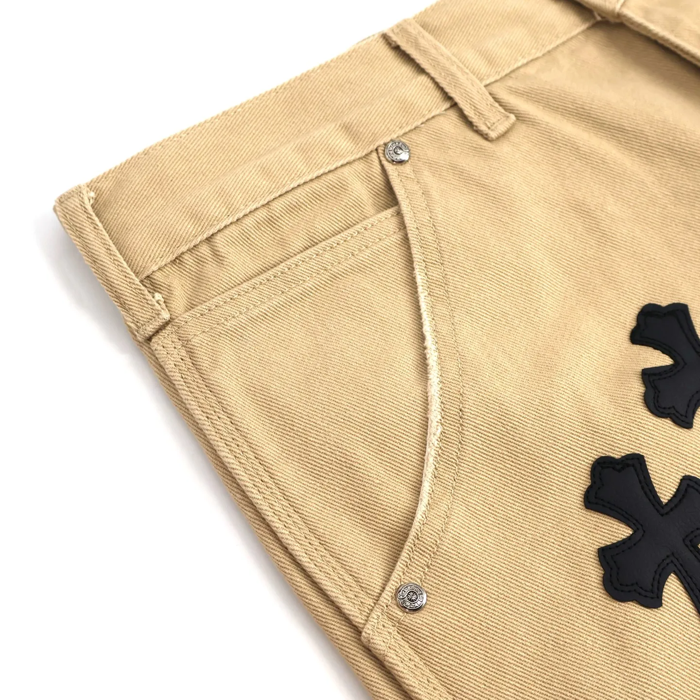 🅿️760 [Exclusive supply] CH Crow Heart Work Jeans are made of twill high-ounce washed denim fabric, exclusive CH-specific logging overalls style (non-Levis Vintage) custom-woven and dyed fabric, and the two-color cross is cowhide + sheepskin (all leather imported from Italy is custom-dyed separately, with consistent texture and no color difference). The stitch length, thread color, and wiring of the car are exactly the same. The inner lining is jacquard, with embroidery on the waist, 925 silver hardware, and heavy-duty washing and manual polishing. Size:30-32-34-36